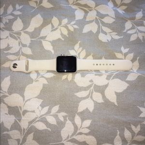 Apple watch series 3, 42 mm aluminum case, GPS